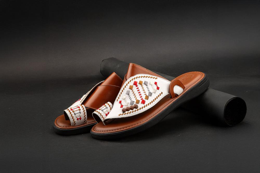 نعال شرقي مطرّز
