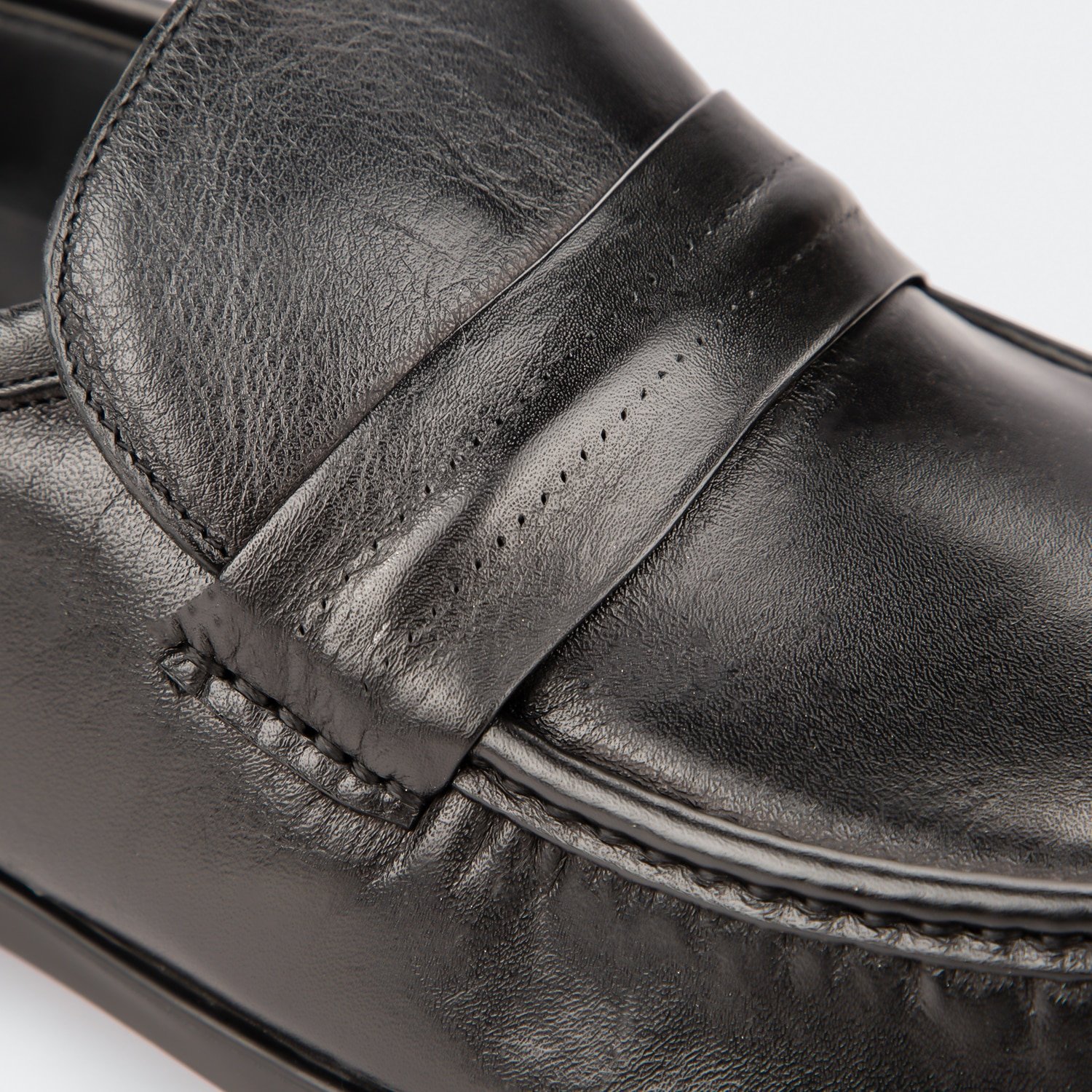 حذاء رسمي اسباني جلد اسود سادة من (ماركو)