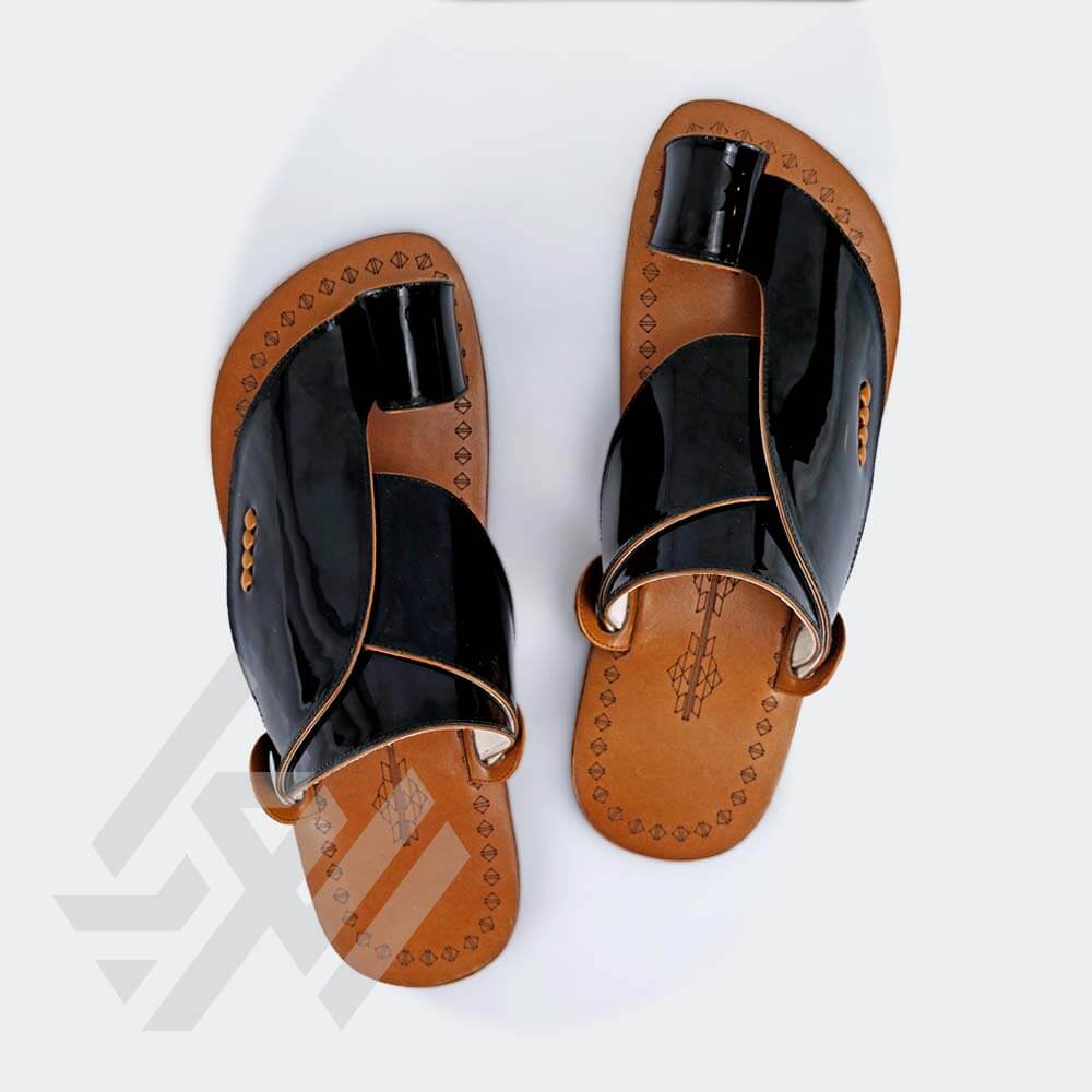 حذاء شرقي وطني جلد طبيعي اسود