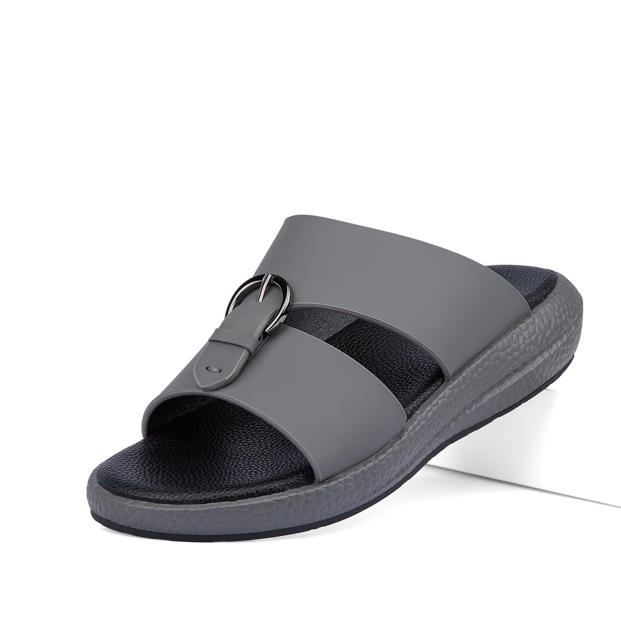 نعال خليجي رمادي غامق بأرضية طبية سوداء