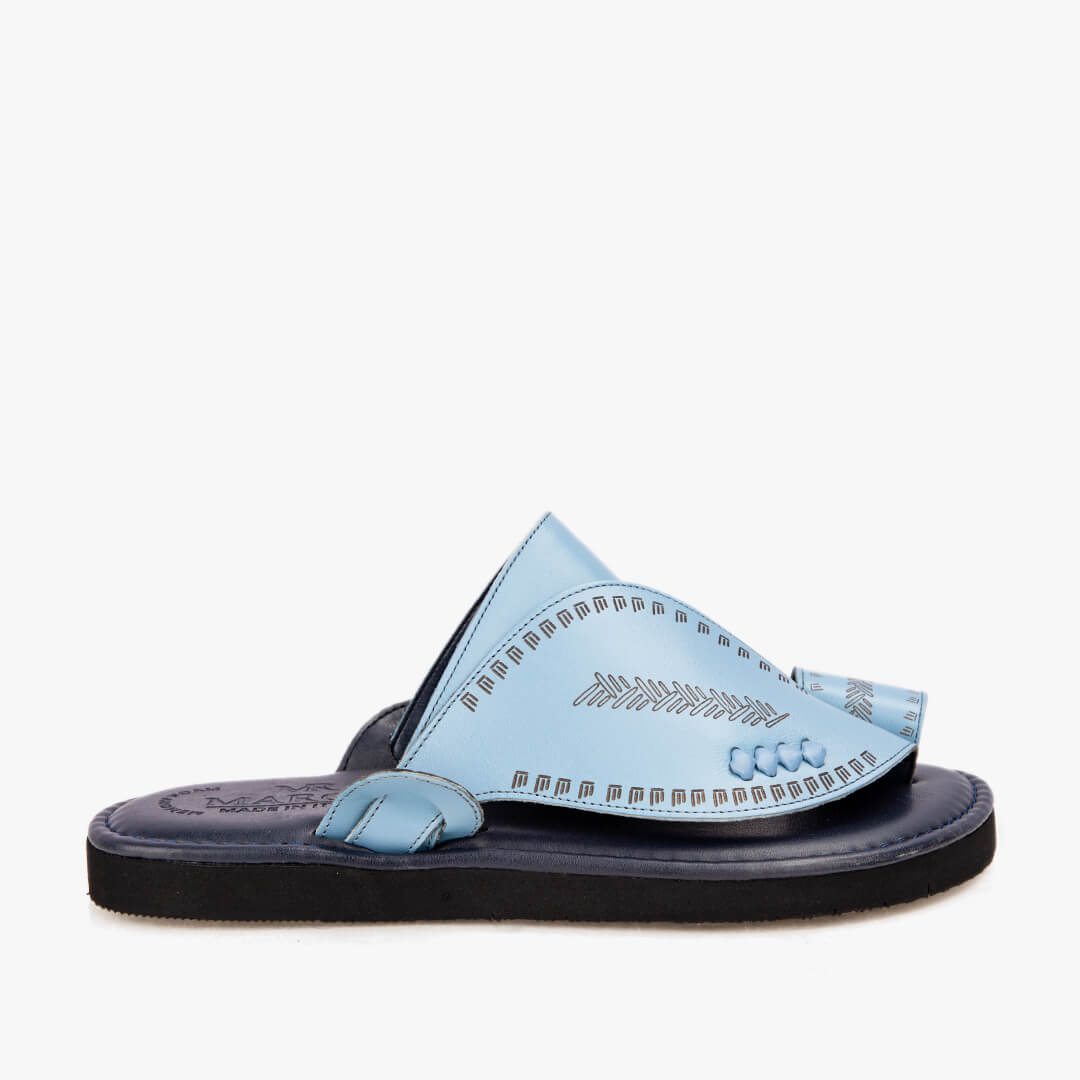 مداس شرقي إيطالي أزرق فاتح بنقوش شرقية