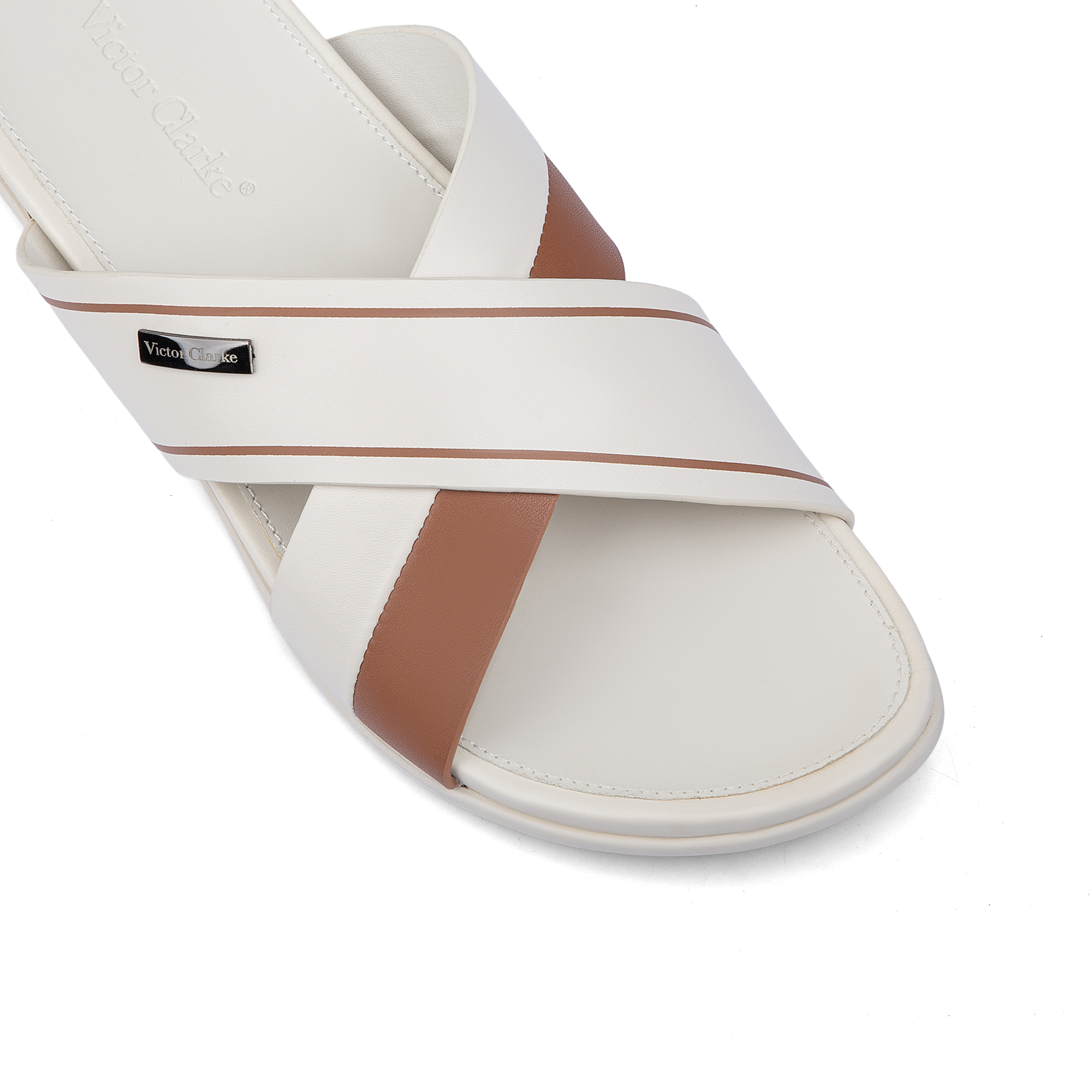 حذاء شرقي بيج أنيق من الجلد الطبيعي