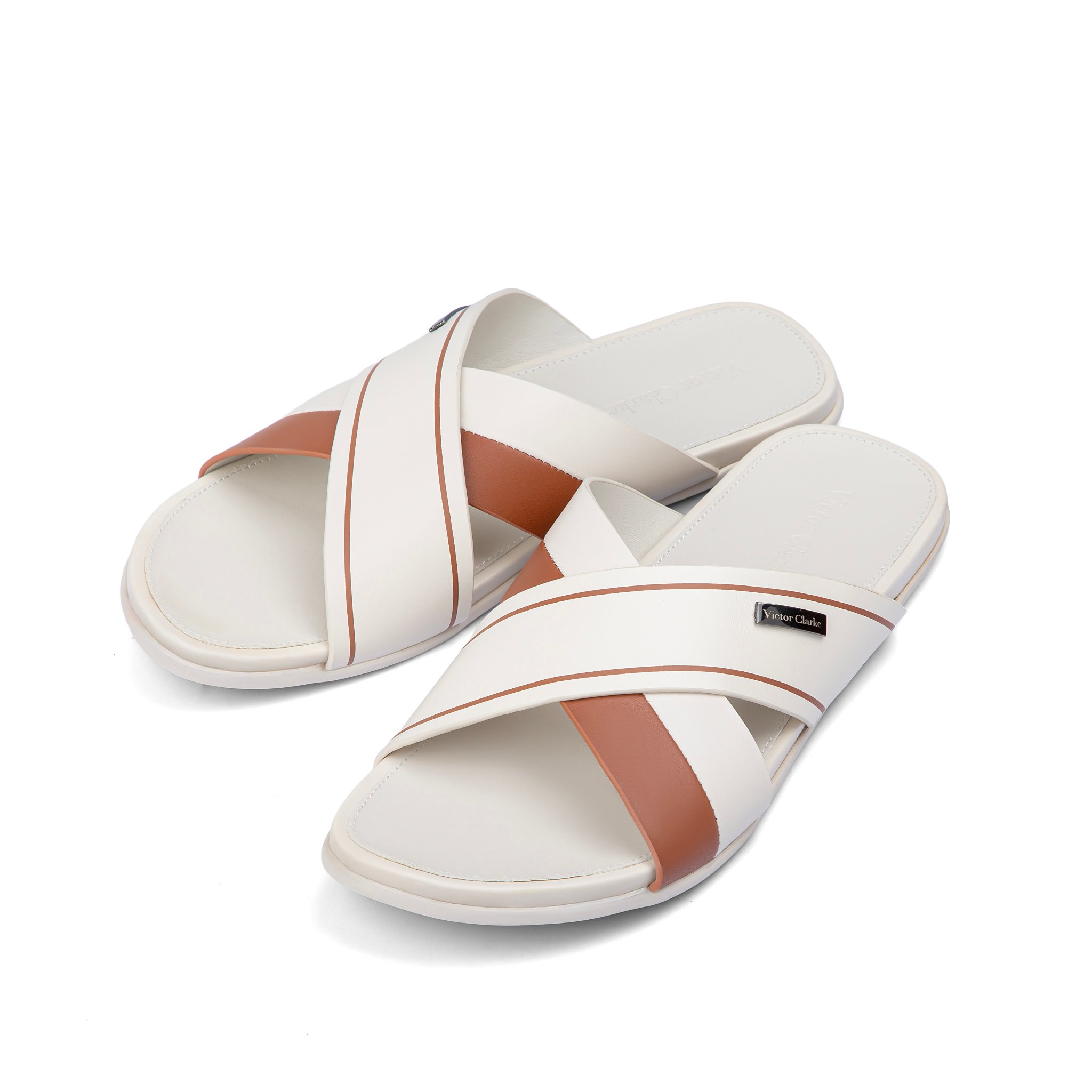 حذاء شرقي بيج أنيق من الجلد الطبيعي