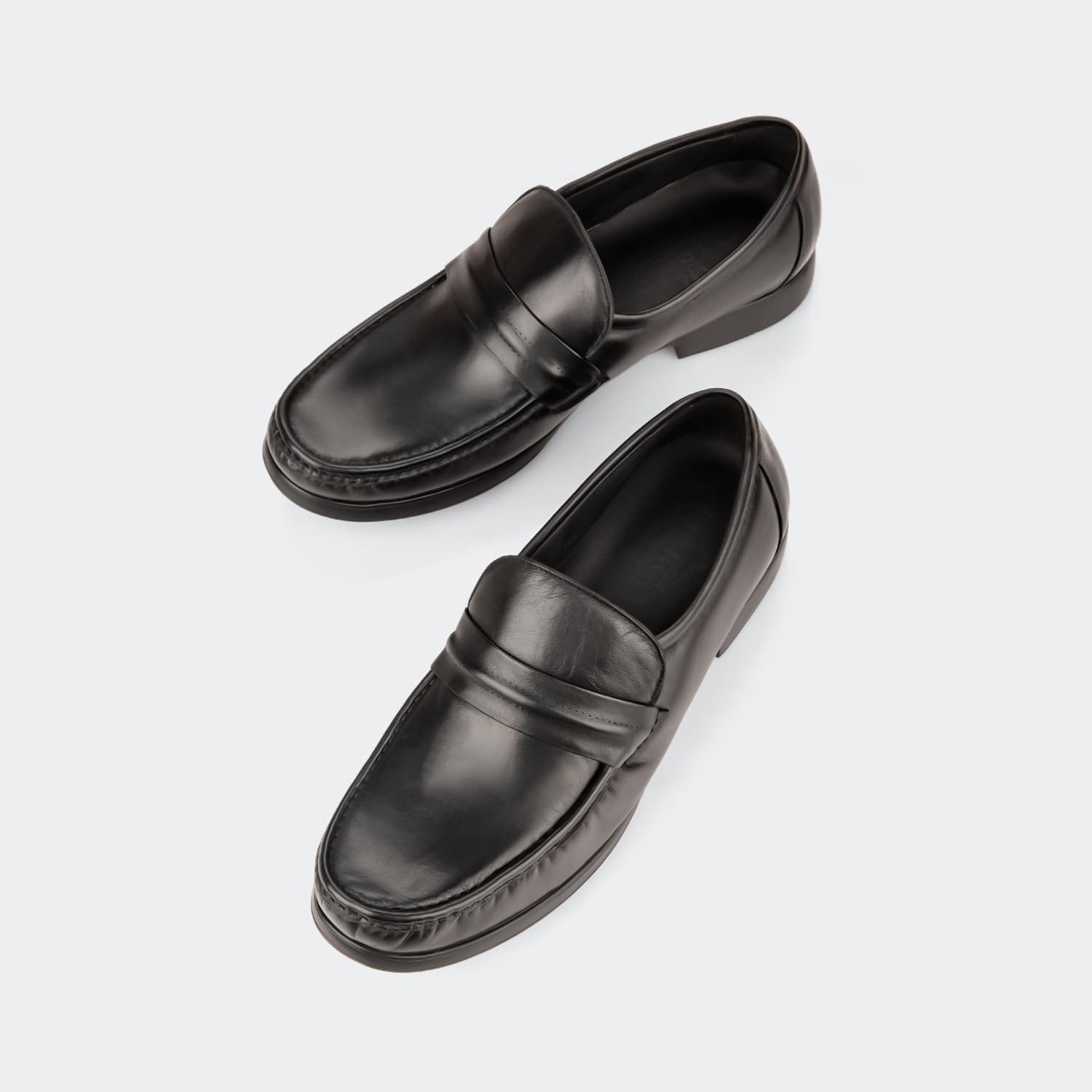 حذاء رسمي اسباني جلد اسود سادة من (ماركو)