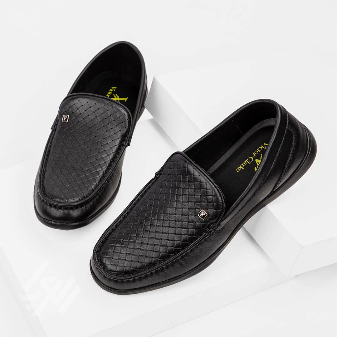 حذاء رسمي جلد أسود بتصميم كلاسيكي