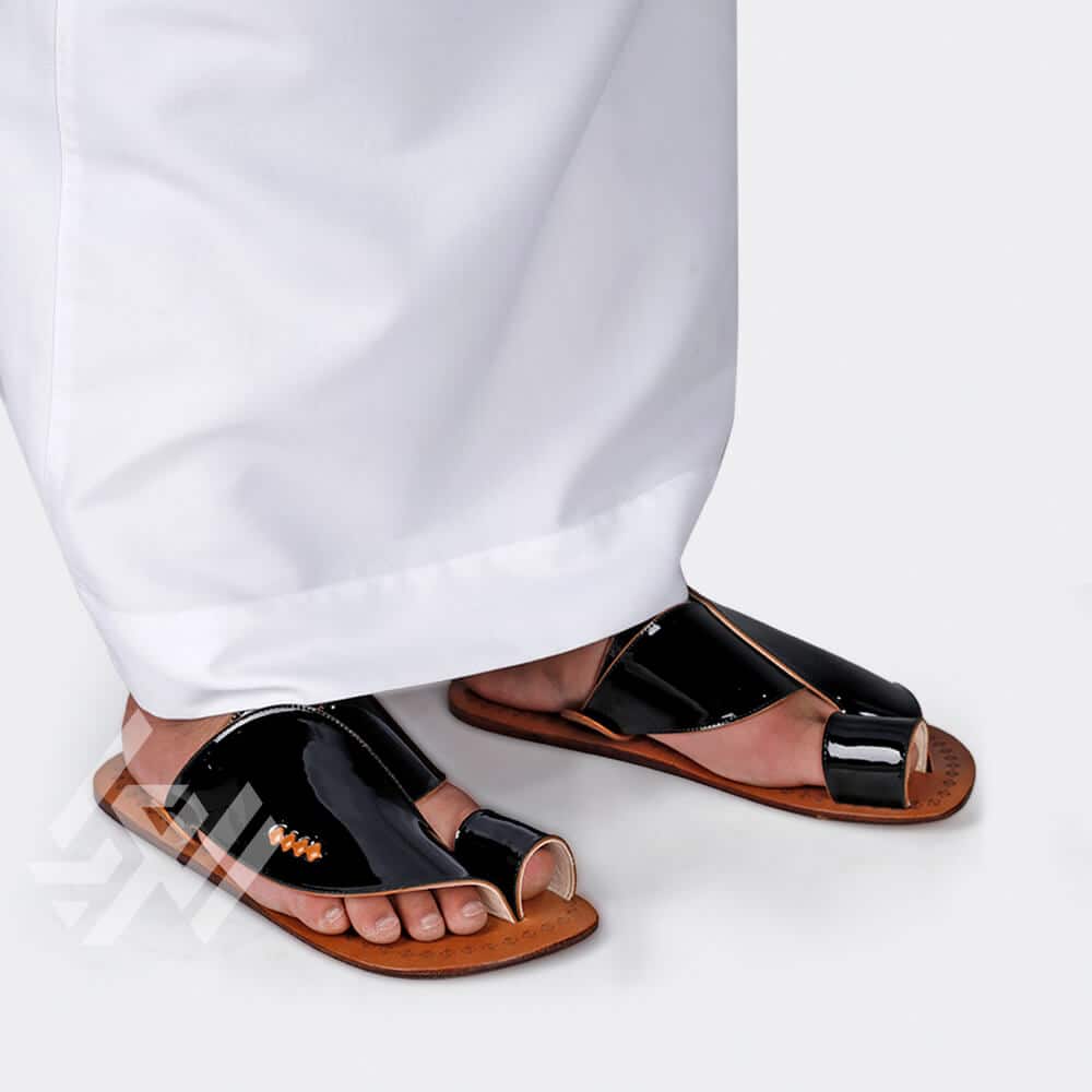 حذاء شرقي وطني جلد طبيعي اسود