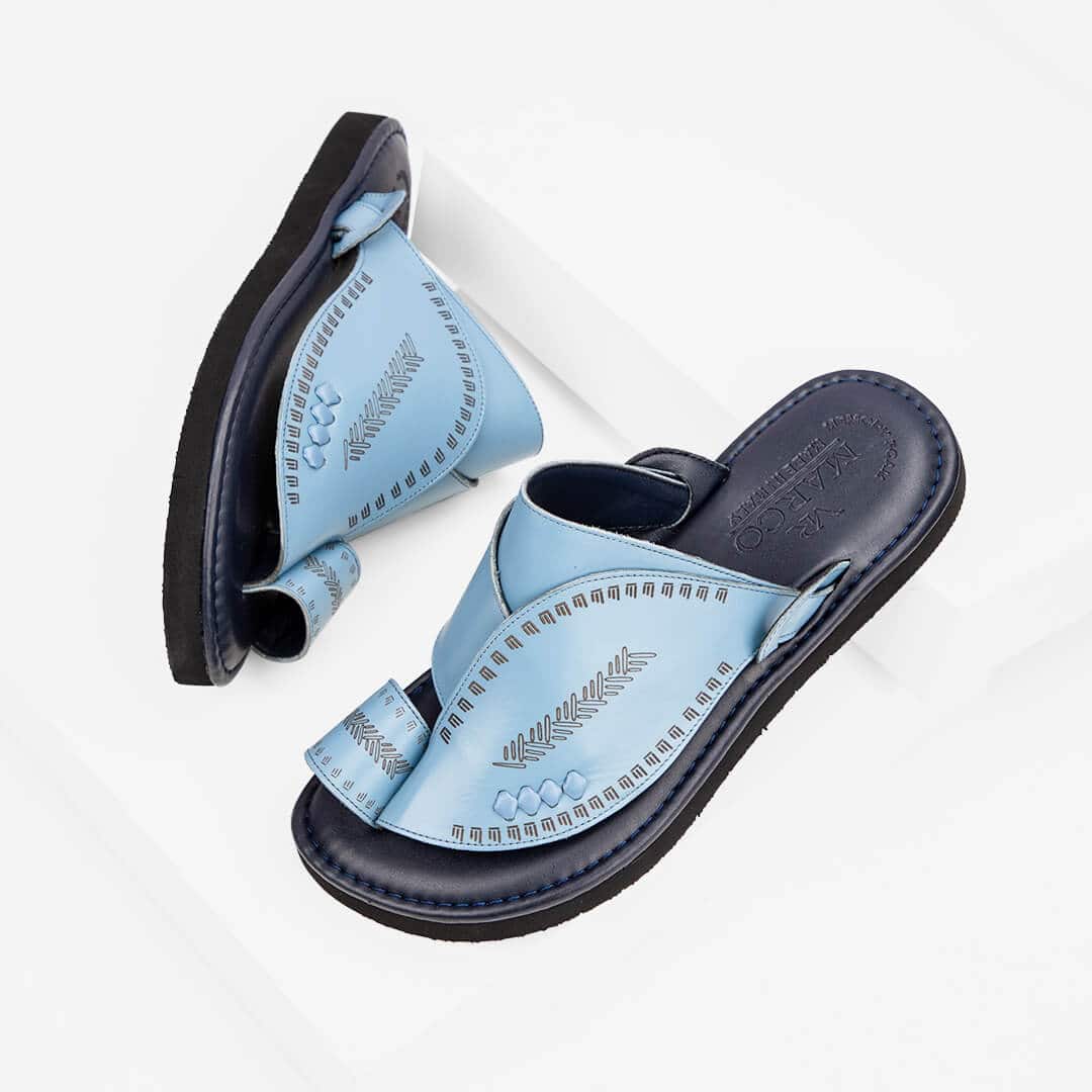 مداس شرقي إيطالي أزرق فاتح بنقوش شرقية