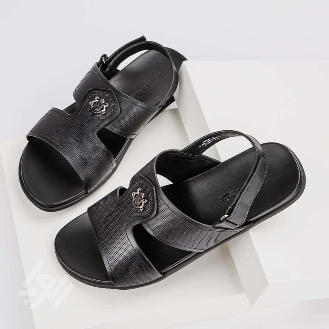 صندل طبي فيكتور كلارك باللون الاسود