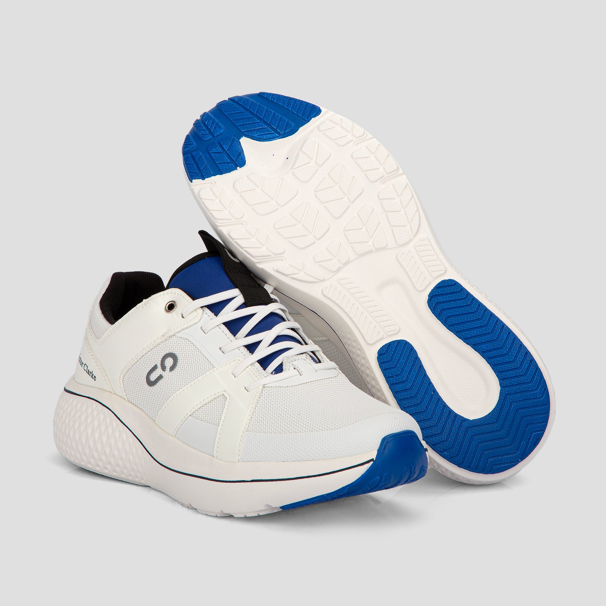 حذاء رياضي أبيض عالي الجودة من فيكتور كلارك