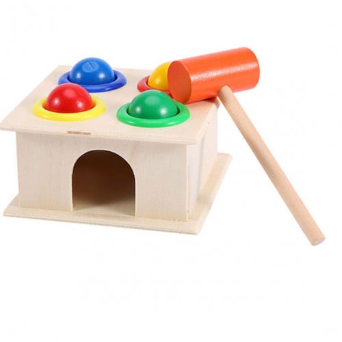 صندوق لعبة على شكل كرة ومطرقة