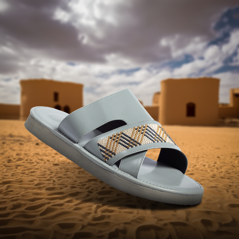 حذاء شرقي عالى لون رصاصي