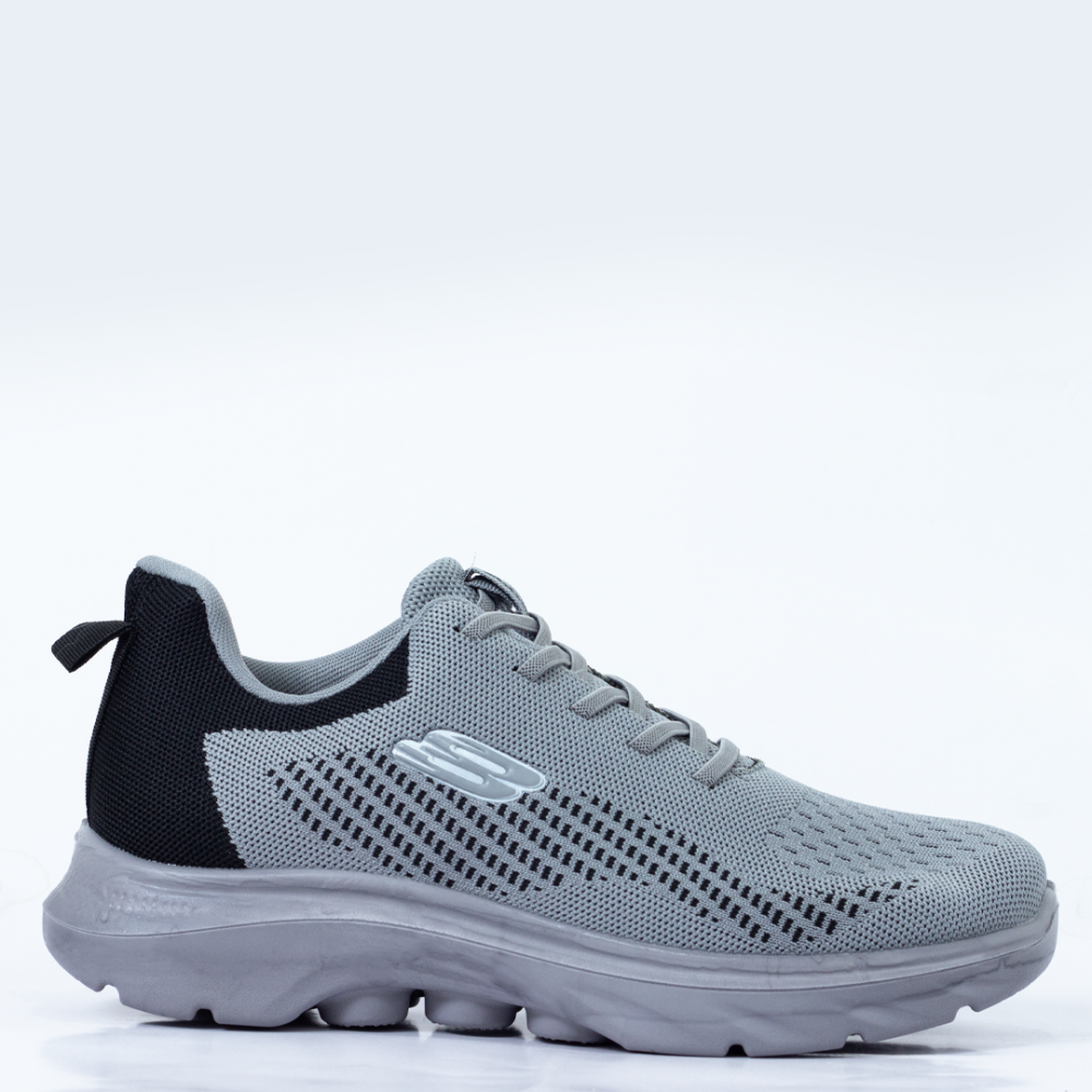 جزمة سبورت رمادي مريحة