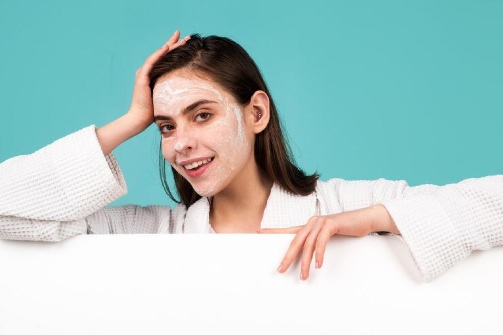 الفرق وفوائد كل نوع للبشرة، خصوصًا عند دمجها مع العرقسوس