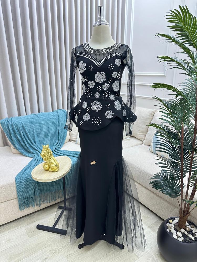 فستان اسود اكمام طويله الخامه لكرا RF518