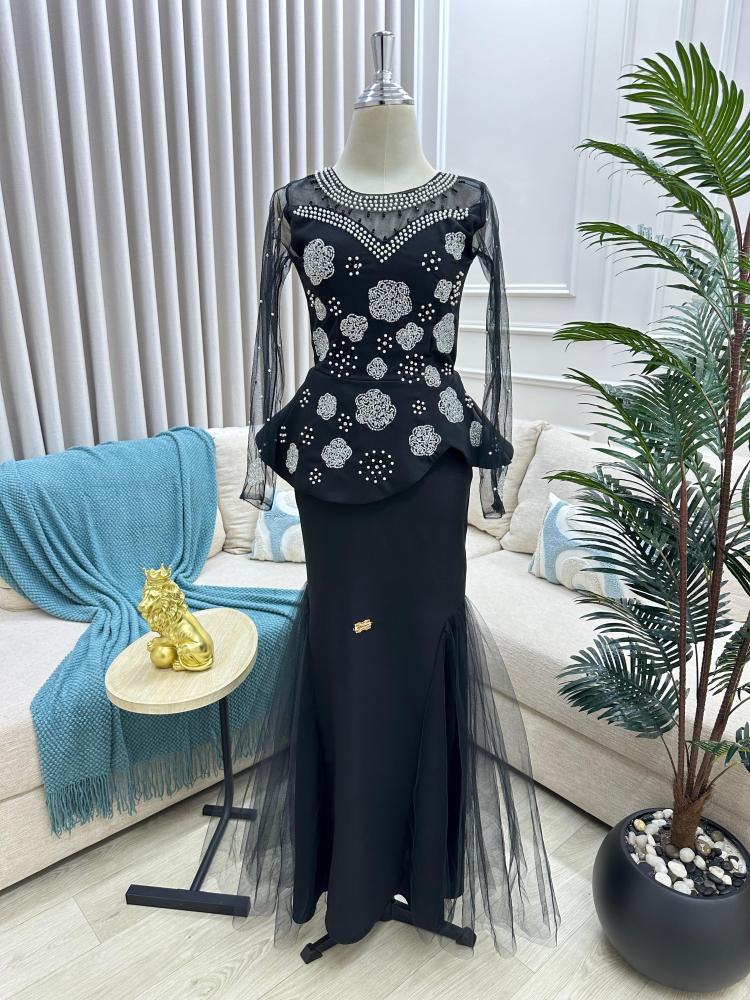 فستان اسود اكمام طويله الخامه لكرا RF518