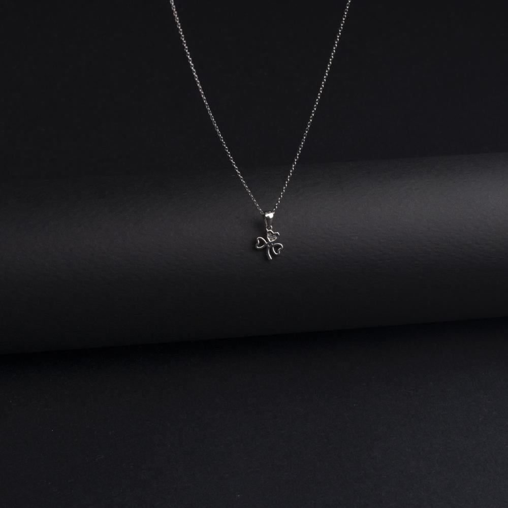 قلادة زهرة فضة عيار 925