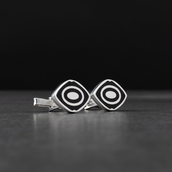 كبك رجالي فضة مع تصميم عيون