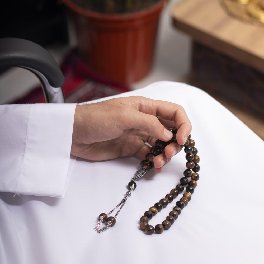 سبحة حجر عين النمر مع شكة فضة