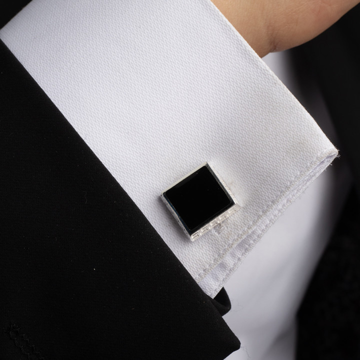 كبك رجالي فضة مع حجر أونيكس أسود