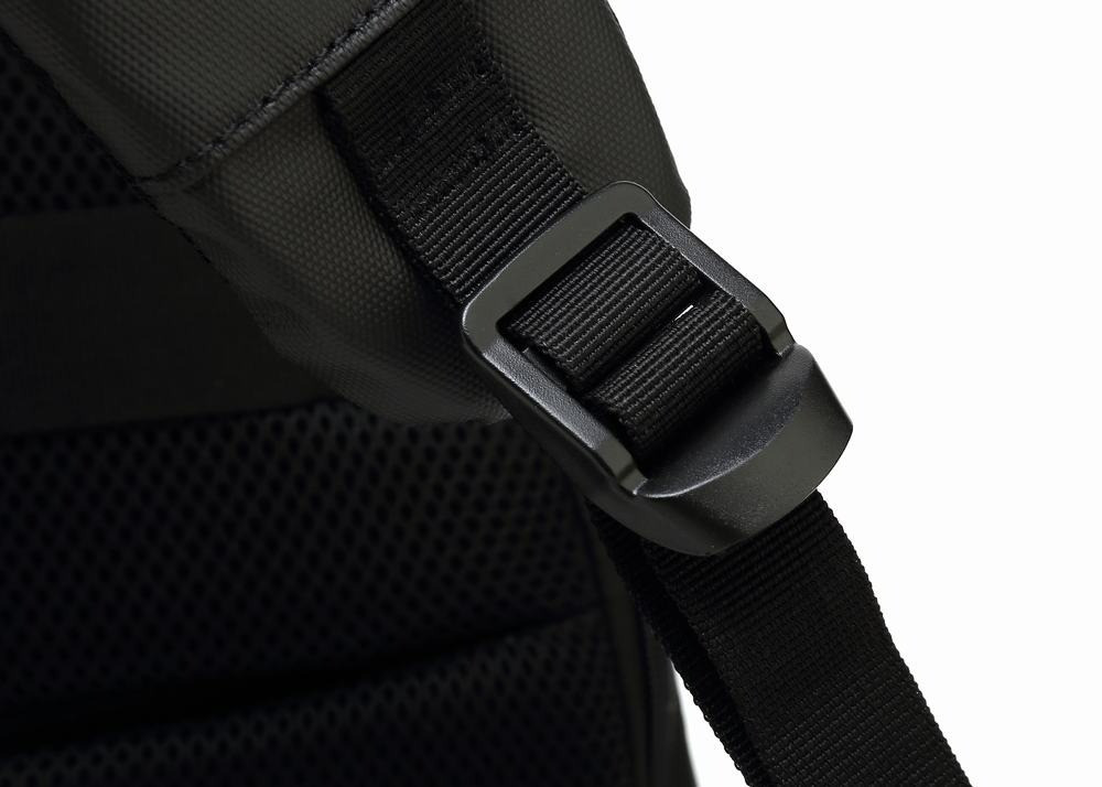 حقيبة ظهر DZ-BP08s لاب توب من داتا زون متينة , منفذ USB.  لون اسود