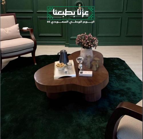 طاولة قهوة ارضيه جوز