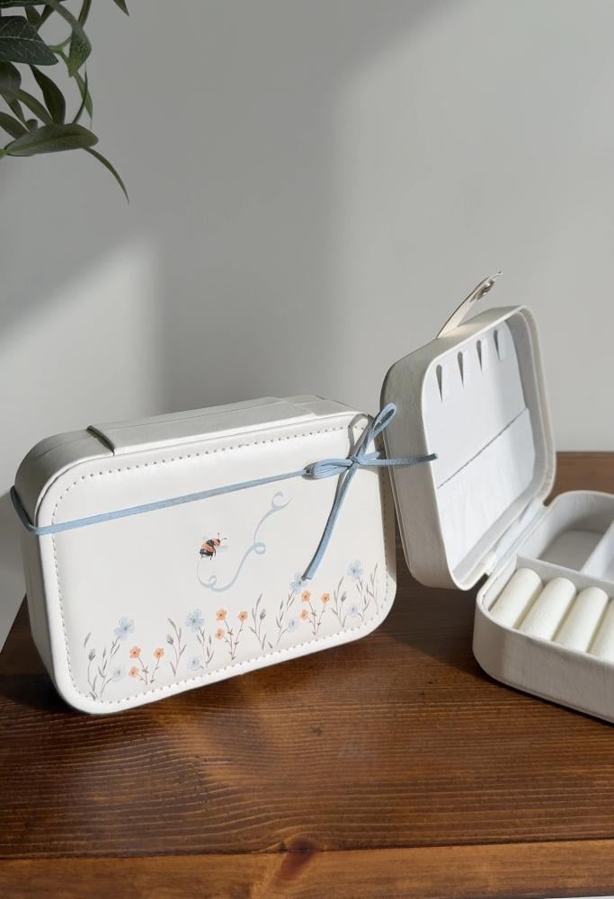 حقيبة مجوهرات حجم كبير