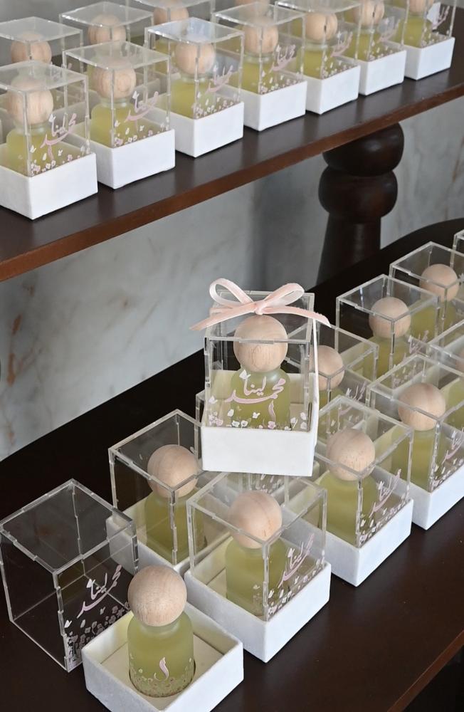 عطر 30 مل بغطاء مخمل جميع الالوان