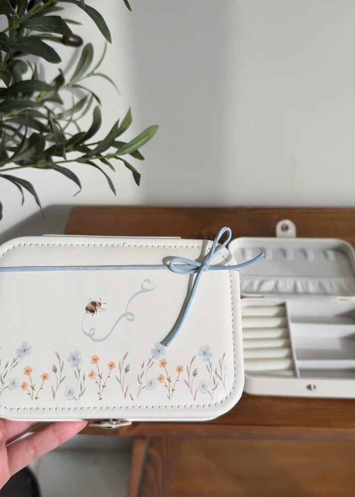 حقيبة مجوهرات حجم كبير