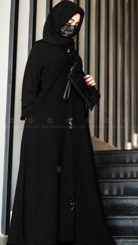 عباية سوداء للدوام