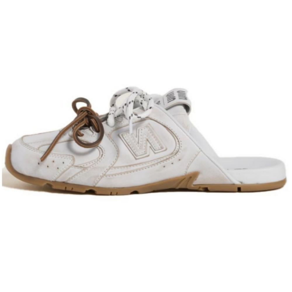 نيو بالانس تعاون مع ميو رمادي