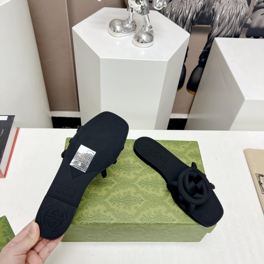 قوتشي سليبر اسود