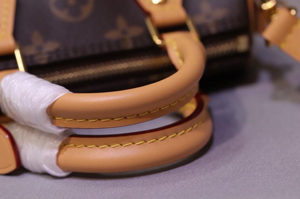 شنطة لويس فيتون صغيرة بني