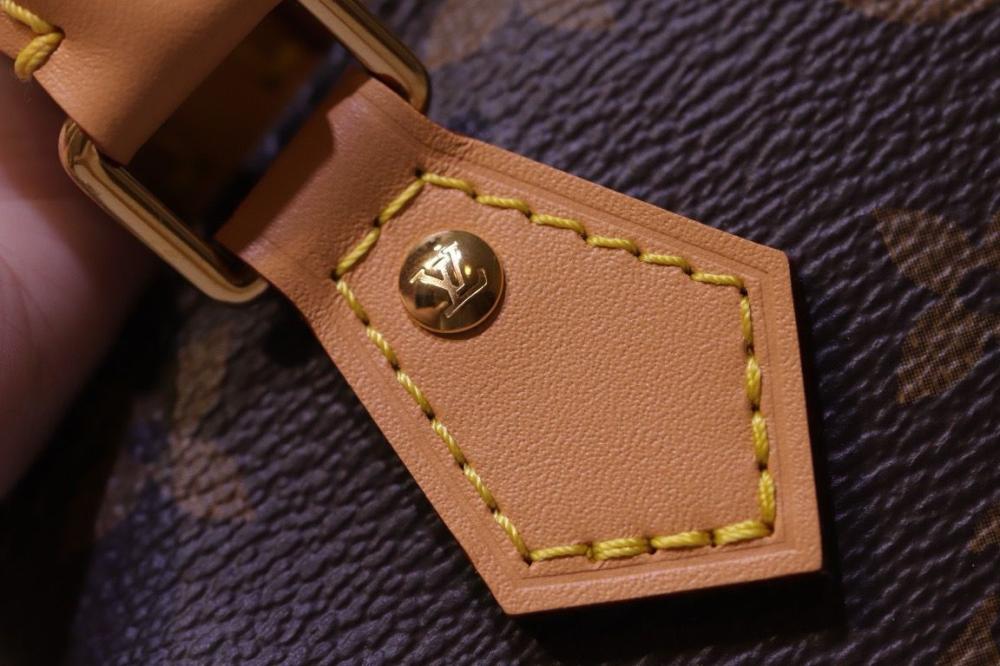 شنطة لويس فيتون صغيرة بني