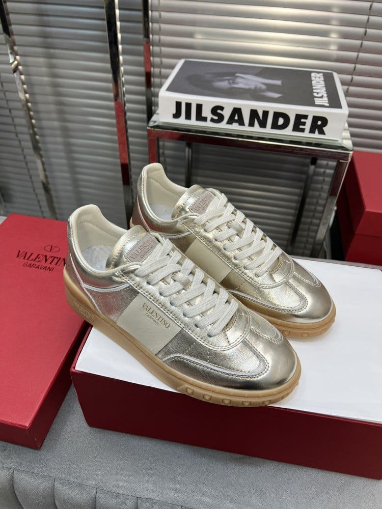 حذاء فالينتينو سنيكر جلد فضي