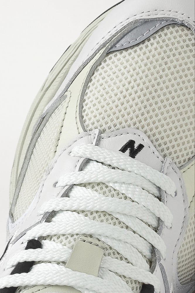 حذاء-نيو-بالانس-2002R-ابيض-سواقيو