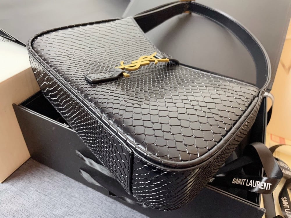 حقيبة-يد-سان-لوران-أسود-سواقيو