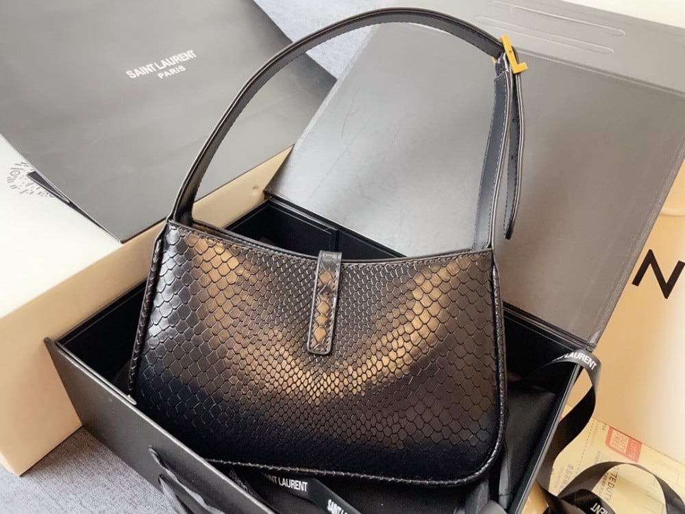 حقيبة-يد-سان-لوران-أسود-حقائب-سواقيو