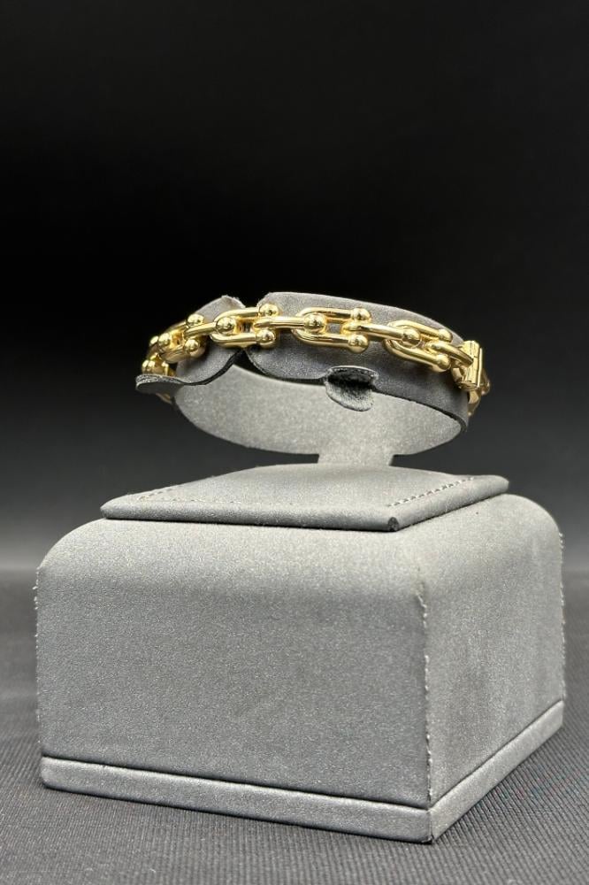 اسوارة جنزير ذهب تصميم الماس عيار 18 وزن من 11 الى 11.2 جرام