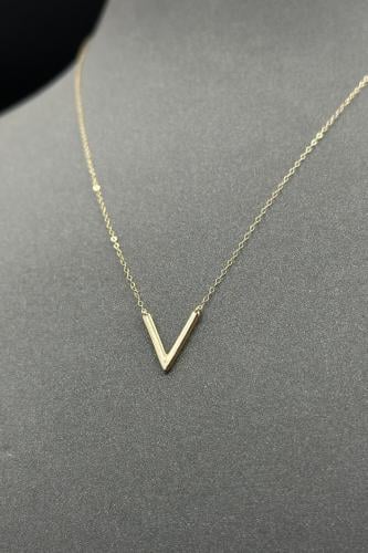 عقد شكل V ذهب صافي عيار 18 وزن من 0.5 الى 0.6 جرام