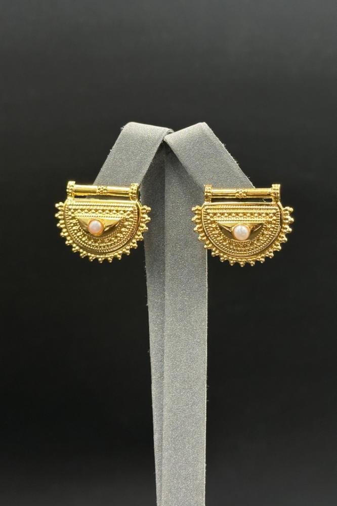 حلق براشي ذهب بحريني عيار 21 وزن من 2.7 الى 2.8 جرام لاطلالة فريدة