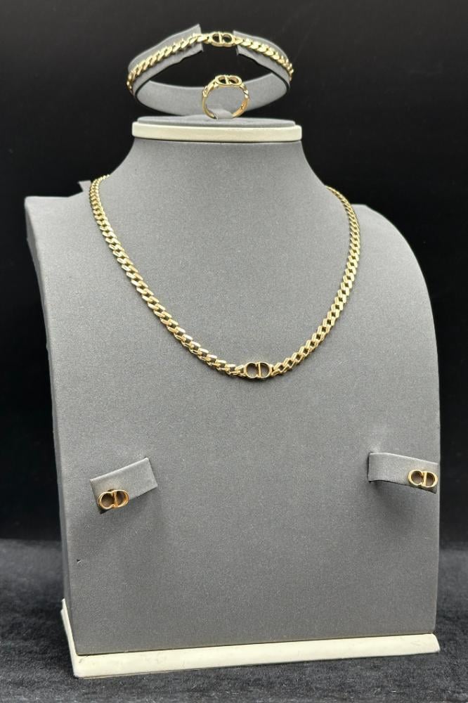 طقم جنزير ذهب صافي  عيار 18 وزن 19.6 جرام للعروس