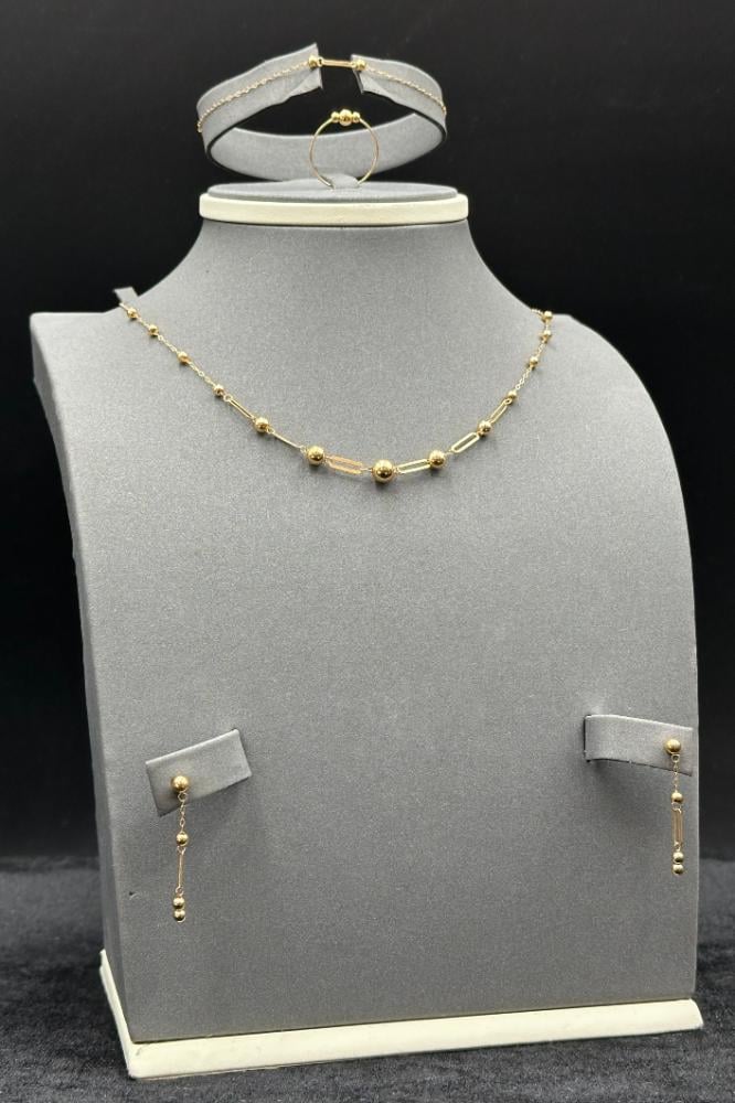 طقم كور مع مستطيل ذهب صافي عيار 21 وزن من 3.6 الى 3.7 جرام كهدية قيمة