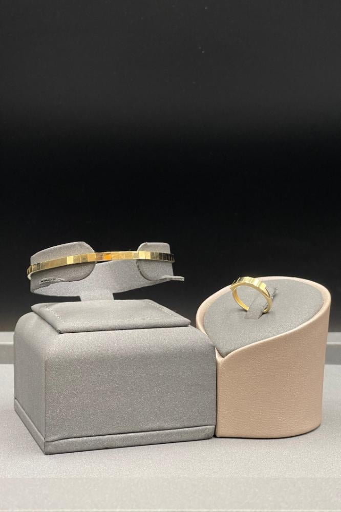 اسوارة مع خاتم ذهب صافي عيار 18 وزن 7,3 جرام