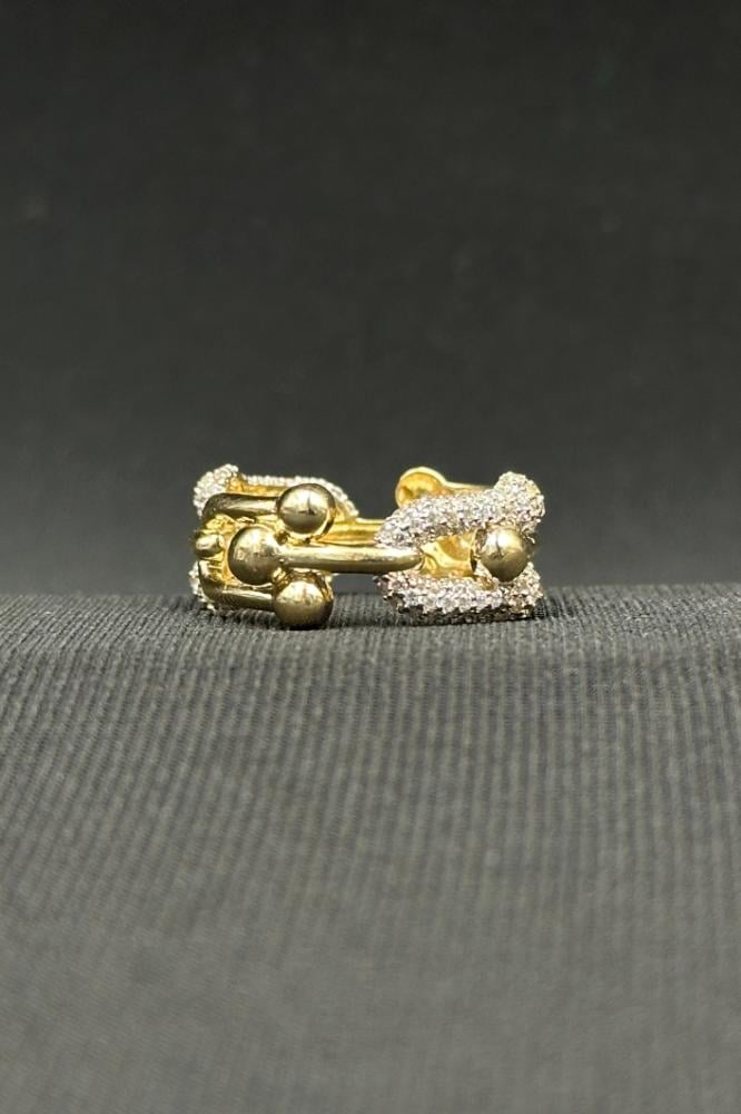 خاتم جنزير ذهب تصميم الماس عيار 18 وزن من 4.4 الى 4.6 جرام