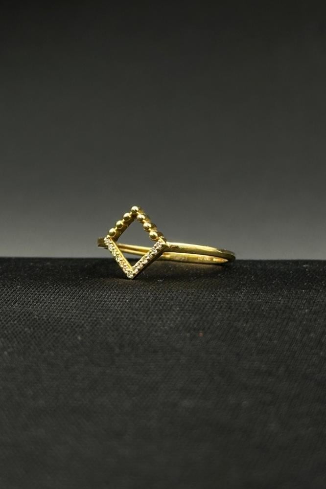 خاتم الماس وزن الذهب : 1.43 جرام وزن الألماس : 0.05 قيراط