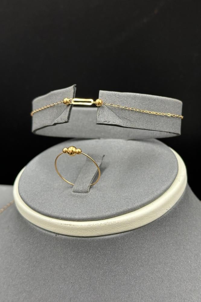 طقم كور مع مستطيل ذهب صافي عيار 21 وزن من 3.6 الى 3.7 جرام انيق ورقيق