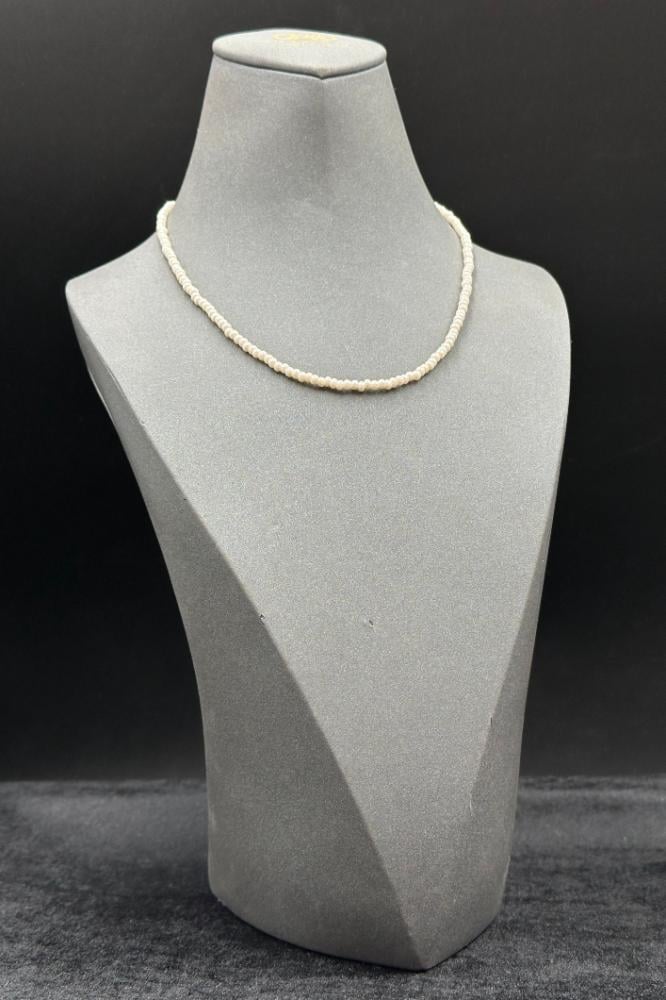 عقد لؤلؤ مع ذهب عيار 18 وزن من 0.18 الى 0.19 جرام