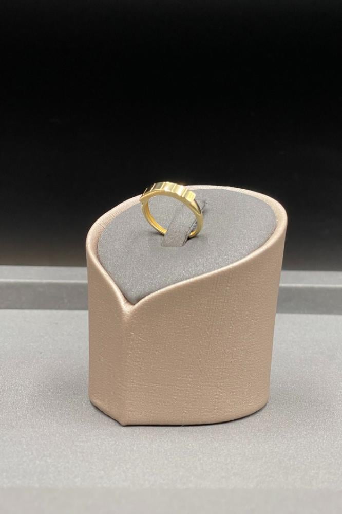 اسوارة مع خاتم ذهب سادة عيار 18 بتصميم فخم