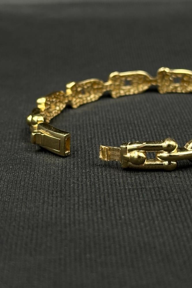 اسوارة جنزير ذهب تصميم الماس عيار 18 وزن من 11 الى 11.2 جرام