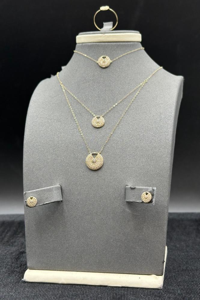 طقم دورين دائري ذهب تصميم الماس عيار 18 وزن 3.4 جرام